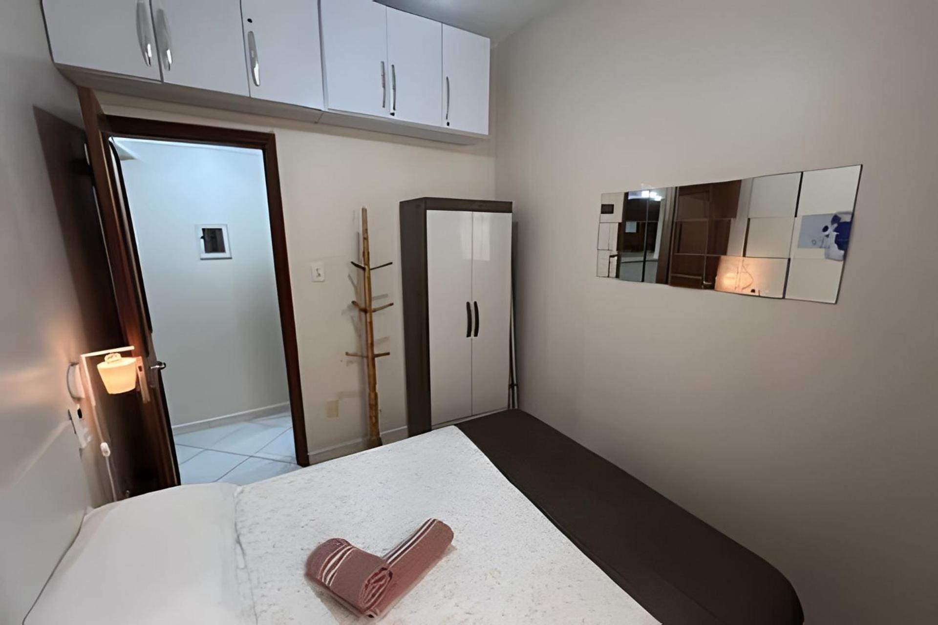 Charmoso Quarto E Sala Em Copacabana *