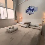 Charmoso Quarto E Sala Em Copacabana